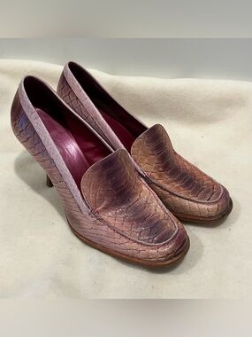 Two Lips Women’s Pink Snakeskin Embossed Leather Loafers Size 8